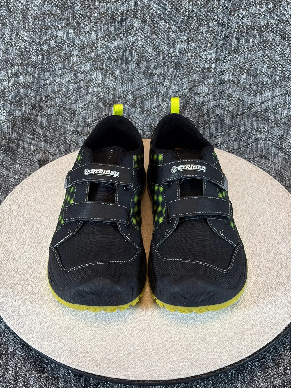 Keen Kids Speed Hound shoe size 7